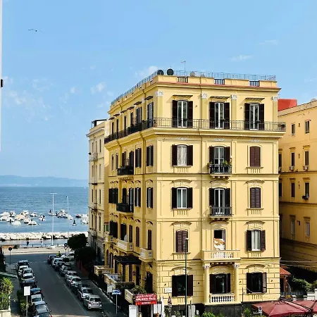 فندق مبيت وإفطار Family Relax Caracciolo *