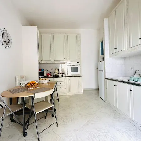 Family Relax Caracciolo فندق مبيت وإفطار