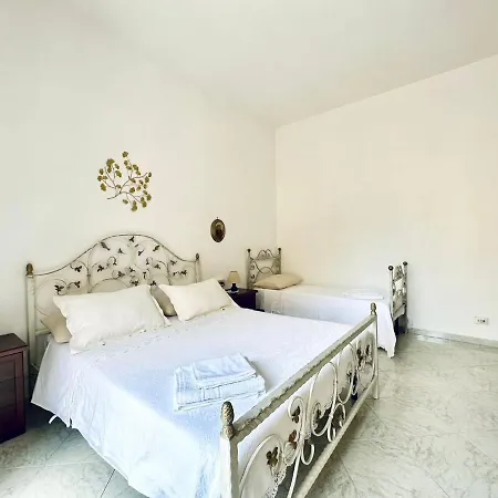 Family Relax Caracciolo فندق مبيت وإفطار *